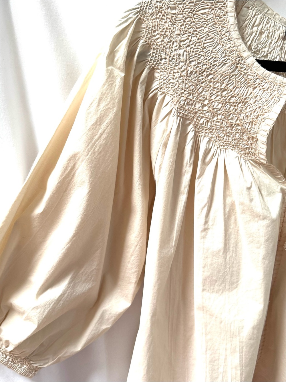 Evereve Smocked Peasant Blouse Cream Poplin Tassel Balloon Sleeve M - Picture 4 of 10